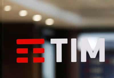 Image for Telecom Italia shares rise on KKR, Open Fiber overtures