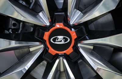 Image for Russia's top carmaker Avtovaz expects market to shrink by 25% this year