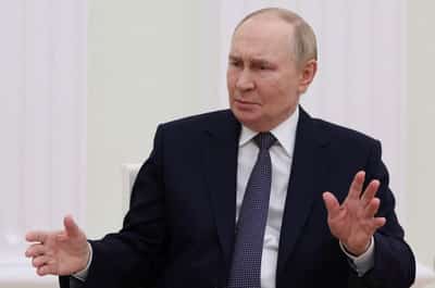 Image for Putin entrusts military-linked bank with accelerated state property sales