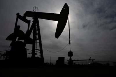 Image for Oil drops on lower demand forecasts despite deadlock in US-Iran talks