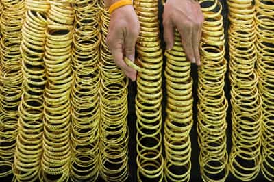 Image for Exclusive-US gold magnet: banks fly bullion from Asia-focused hubs to benefit from premium