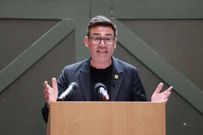 Image for UK's likely next leader Burnham says won't name his ministers until end of selection process