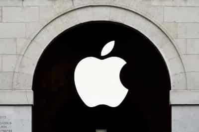 Image for Apple approaches $4 trillion valuation as investors bet on AI momentum