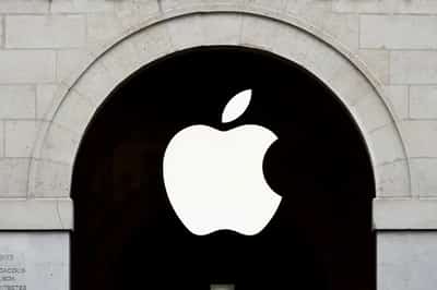 Image for Apple approaches $4 trillion valuation as investors bet on AI momentum