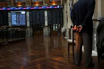 Image for European shares rangebound as energy gains offset tech losses