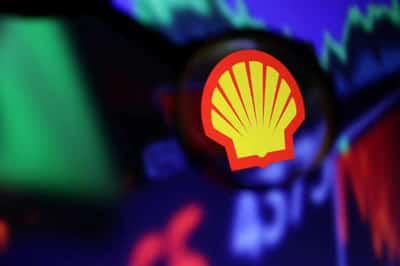 Image for Shell to ‘evaluate’ 25 billion pound British investments after windfall tax