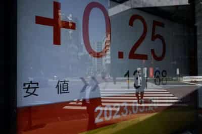 Image for Oil, gold jump, stocks slip on Middle East conflict