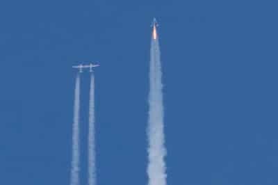Image for U.S. aviation agency probes Branson&#8217;s Virgin Galactic flight deviation