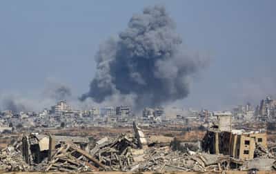 Image for Trump tells Israel to stop bombing Gaza, saying Hamas is ready for peace