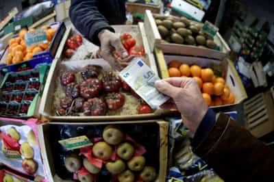 Image for Euro zone economy faces growing risk of recession, survey shows