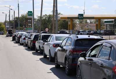 Image for Drivers in Russian-controlled Crimea grapple with gasoline shortages