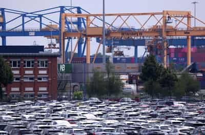 Image for EU lawmakers reach deal to weaken car CO2 targets