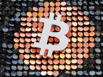 Image for Bitcoin slides below $40,000, ether tumbles