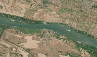 Image for Low Danube water levels in Bulgaria expose Roman-era bridge
