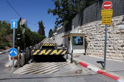 Image for Britain likely to expel Israeli diplomats if Jerusalem consulate closes, sources say