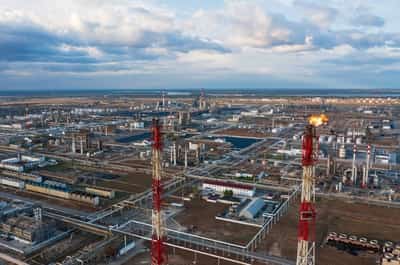 Image for Russian oil refineries boost output as drone attacks halt after US-brokered deal, sources say