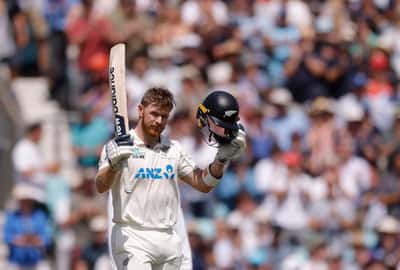 Image for Cricket-New Zealand dismissed for 391 after maiden Phillips century