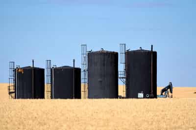 Image for Oil prices ease after loadings resume at Russian export hub