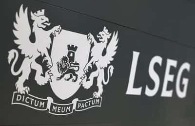 Image for London's FTSE 100 rises on healthcare, beverages amid US jobs watch