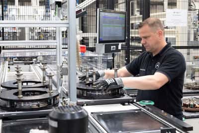 Image for German economy grows by 0.3% in Q2, stats office says