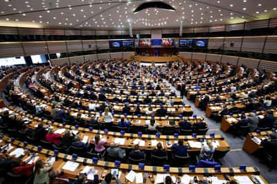 Image for EU prepares to cut US import duties to avoid Trump tariff hike
