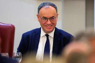 Image for Bank of England's Bailey defends bank rules after Reeves attack