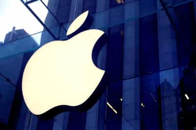 Image for Apple banks on physical stores as economies reopen, retail chief says