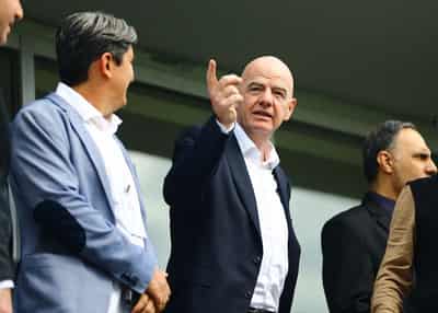 Image for Soccer-Infantino promises FIFA backing for Iran to play at World Cup