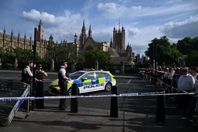 Image for Five UK police officers injured after boat strikes bridge in London