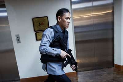 Image for Gunshots fired in standoff at Philippine Senate over ICC suspect