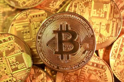 Image for Bitcoin rises above $80,000 as soft dollar, debasement fears boost momentum