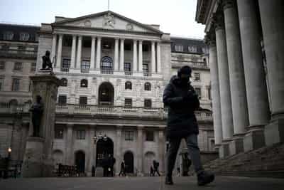 Image for Bank of England votes 7-2 to keep rates at 3.75%