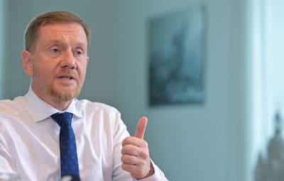 Image for German state leader urges joint effort to solve Volkswagen crisis