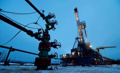Image for Oil steadies but set to slump for the week on Delta anxiety