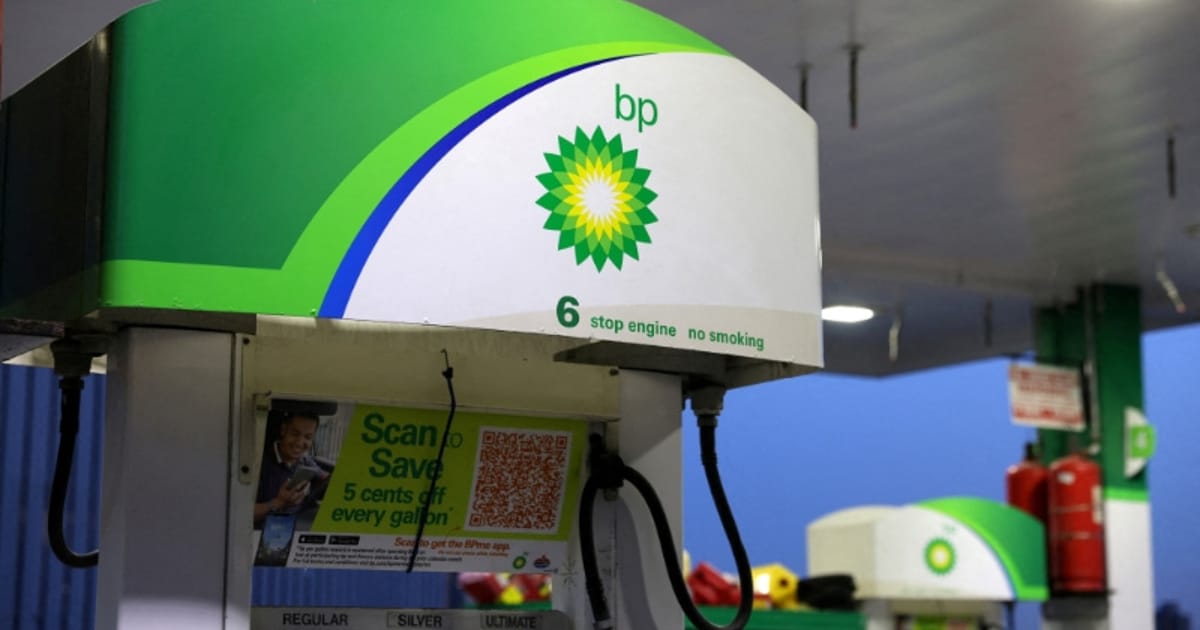 BP Cuts Pipeline Gas Trading Team to Boost LNG Focus