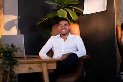 Image for Financial Expert Helps 1,000 New Stock Traders Generate over $300k Profits in Q1 of 2024