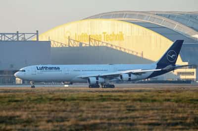 Image for Lufthansa pilots to go on strike but exempt Middle East flights