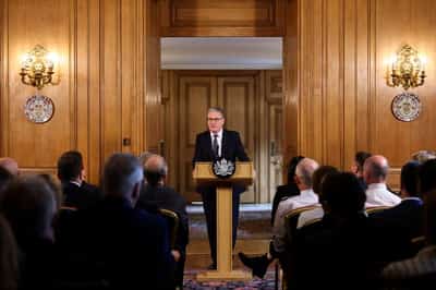 Image for UK's Starmer launches political fightback, putting Europe ties at heart of reset