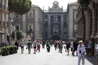 Image for Italy ageing faster than EU peers, population drops below 59 million