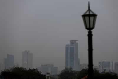 Image for US limits official visits to Karachi hotels after threat report