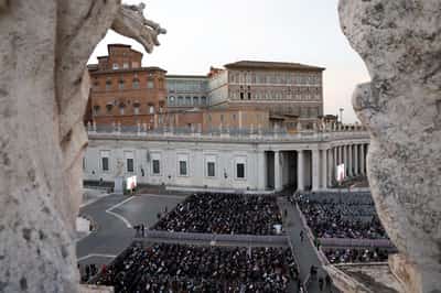 Image for Pope Francis asked to be buried 'in the ground,' without grave decoration