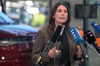 Image for Volkswagen labour chief says confidence in CEO damaged but can be repaired
