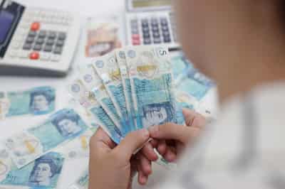 Image for Pound set for weekly rise after better than expected GDP data