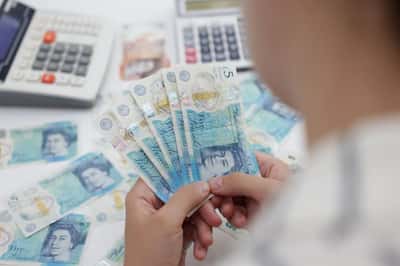 Image for Pound set for weekly rise after better than expected GDP data