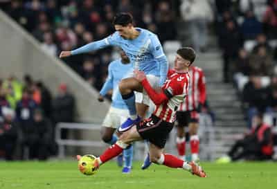 Image for Soccer-Premier League rings in New Year with goal drought as Man City lose ground in title race