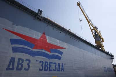 Image for Russia's second new ice-class LNG carrier heads via Northern Sea Route, LSEG data shows