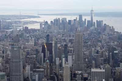 Image for World Bank warns global economy could easily tip into recession in 2023