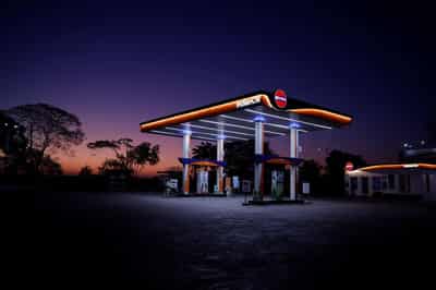 Image for Indian state refiners pause Russian oil purchases, sources say