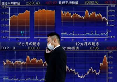 Image for European shares fall as rate hike bets keep investors cautious