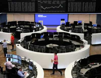 Image for European shares near record high on earnings boost